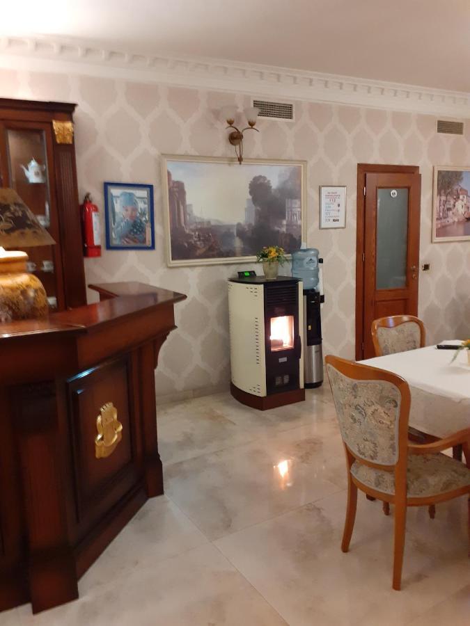 Hotel Guri Elbasan Exterior foto