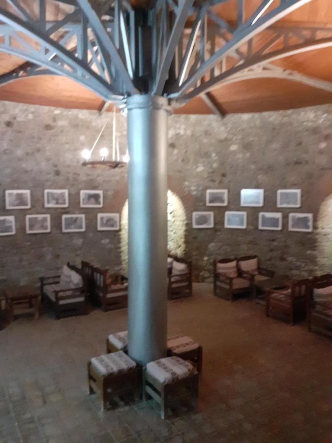 Hotel Guri Elbasan Exterior foto