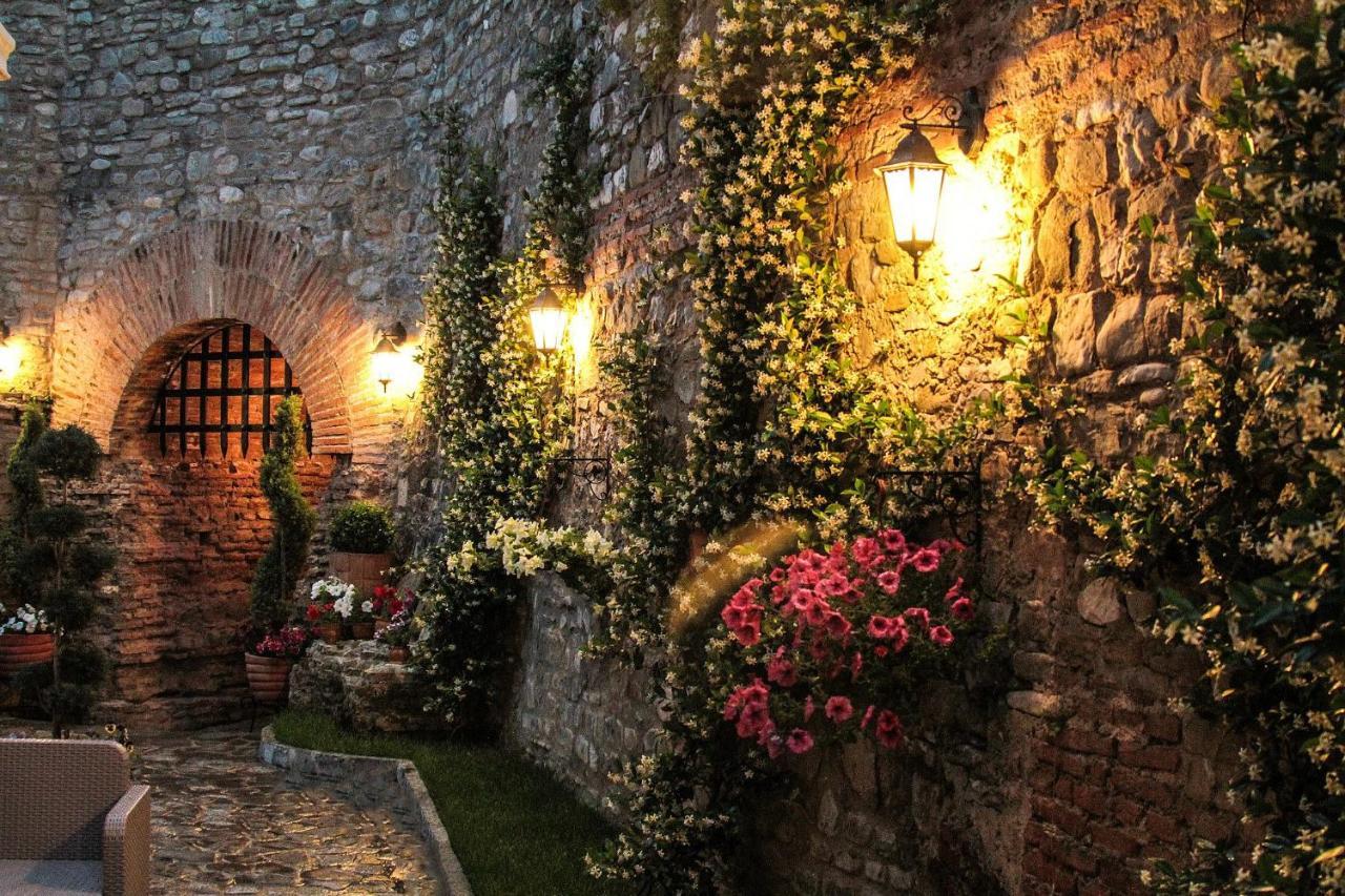 Hotel Guri Elbasan Exterior foto