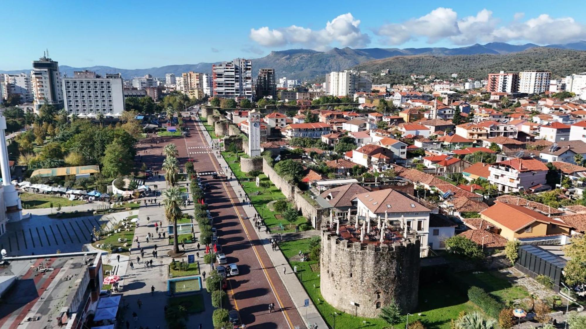Hotel Guri Elbasan Exterior foto