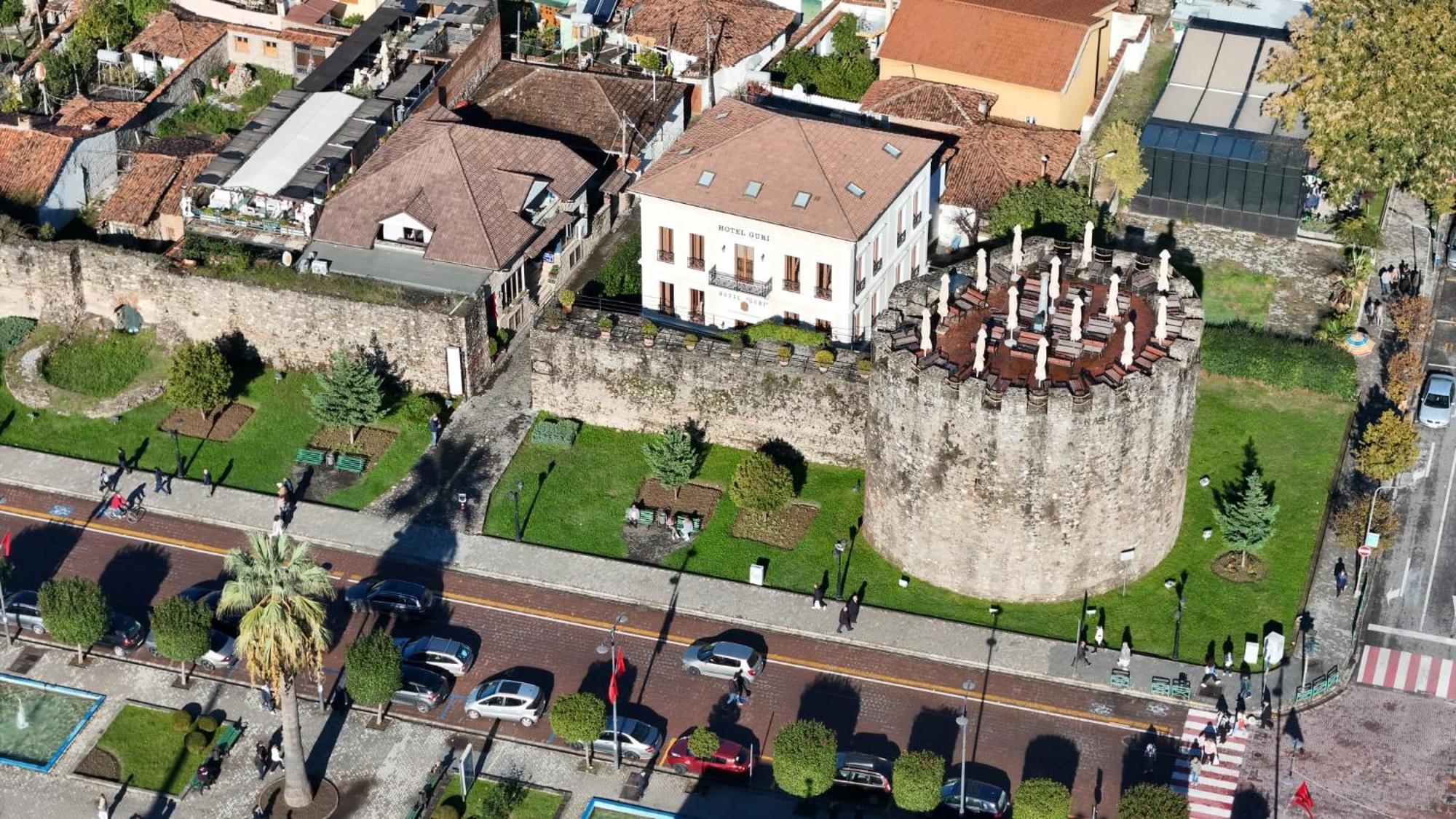 Hotel Guri Elbasan Exterior foto